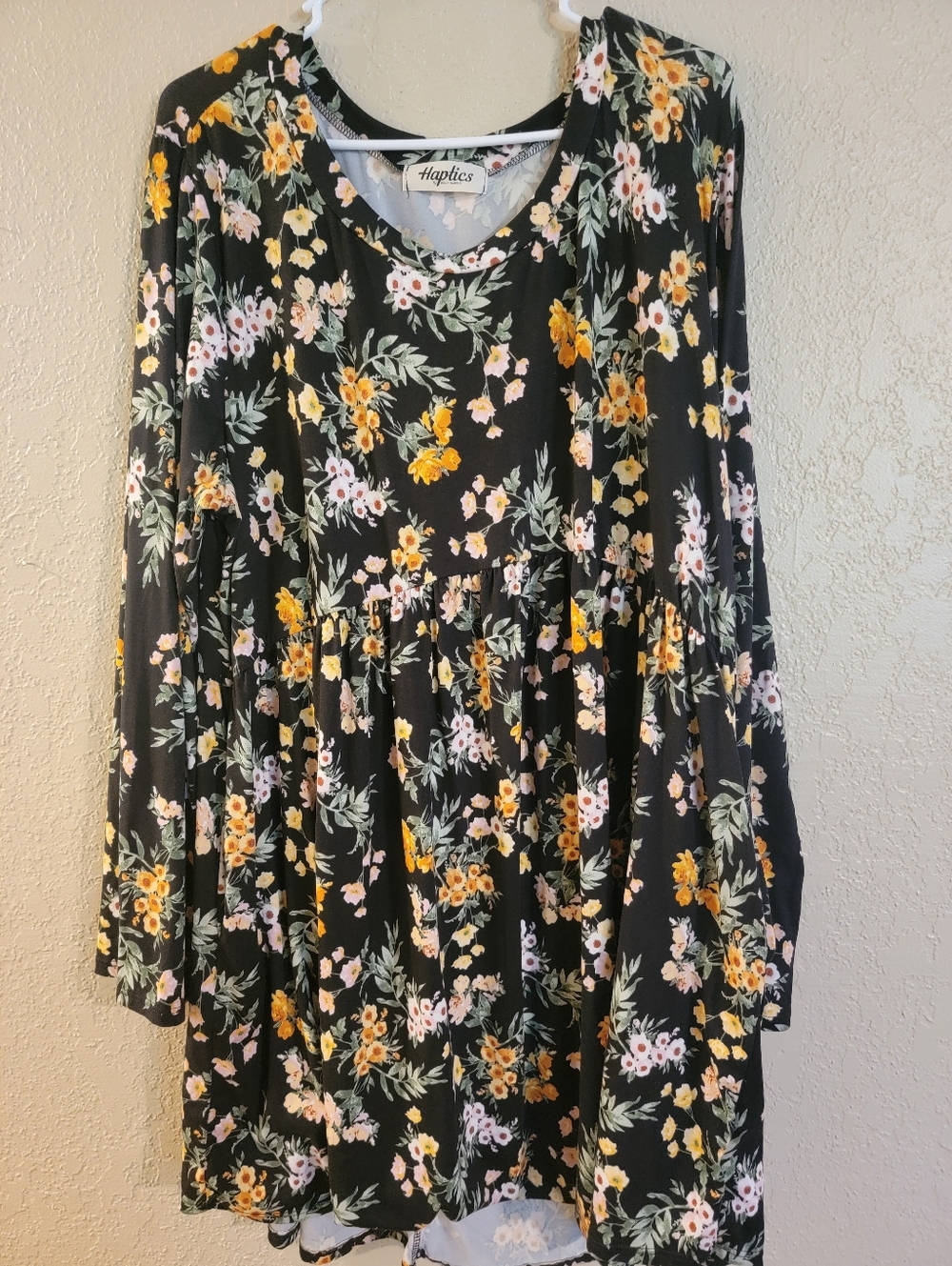 Womens' Black Floral Long-Sleeve Dress